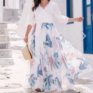 Chicwish Floral Maxi Skirt in White and Blue. Like New. Size L